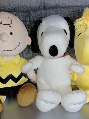 Kohl's Cares Plush Peanuts Gang Woodstock, Charlie Brown and Snoopy EUC